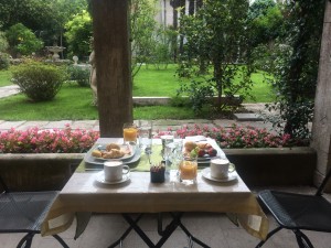 Breakfast in the garden.